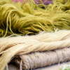 Comment le jute est-il utilisé pour fabriquer des tapis ?